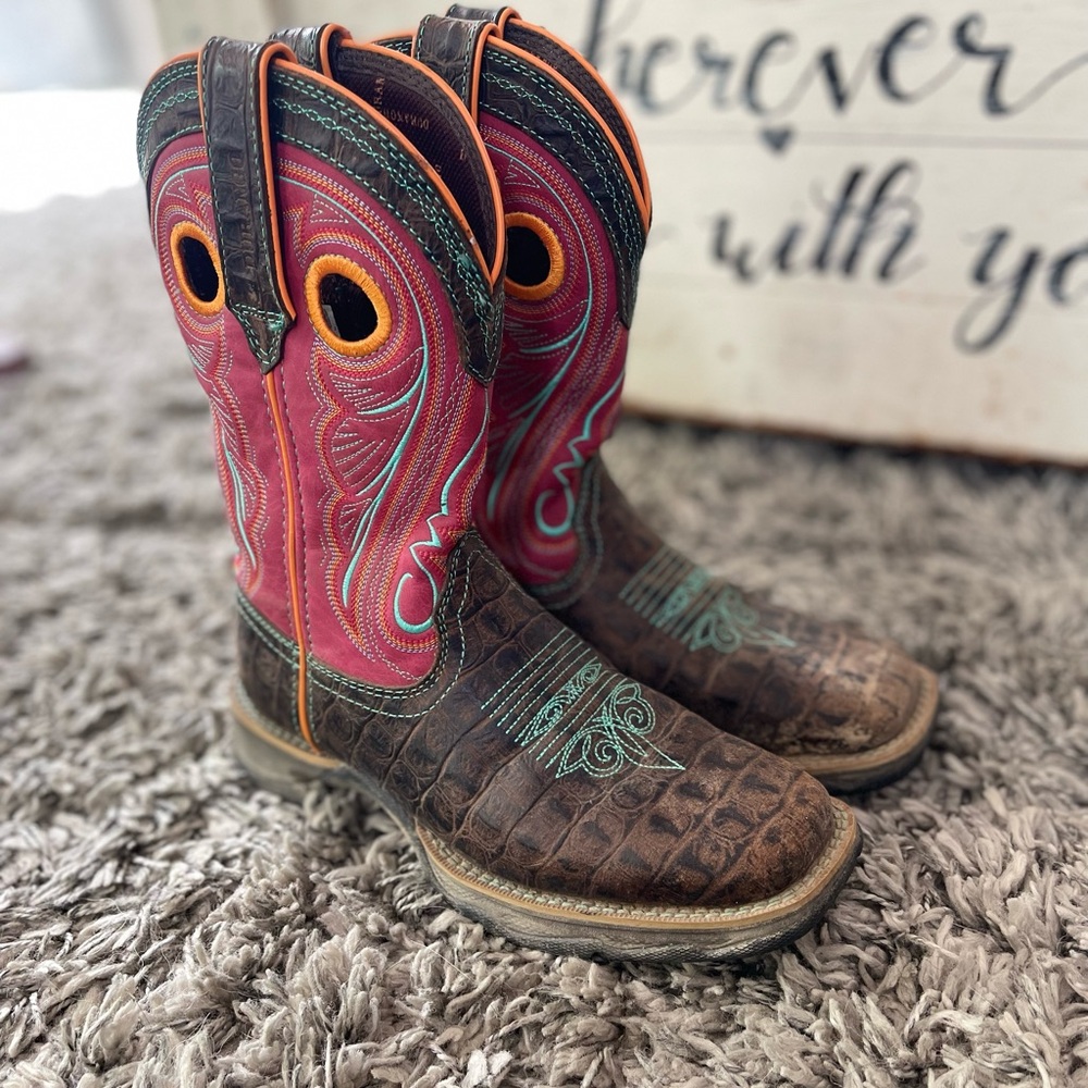 Womens Western Boots with Pink and Brown Design